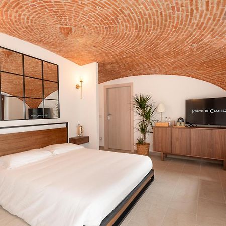 Porto Di Clanezzo Bed & Breakfast Exterior photo