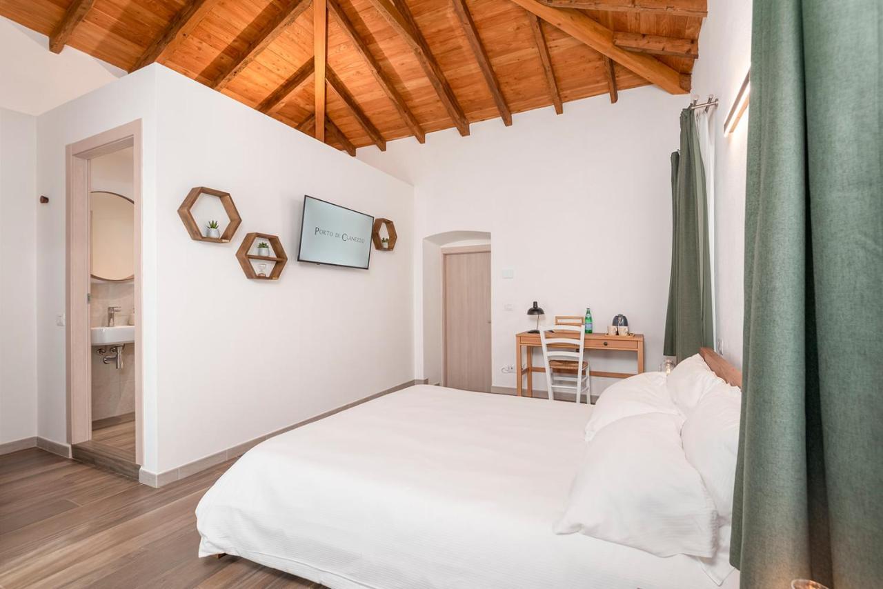 Porto Di Clanezzo Bed & Breakfast Exterior photo