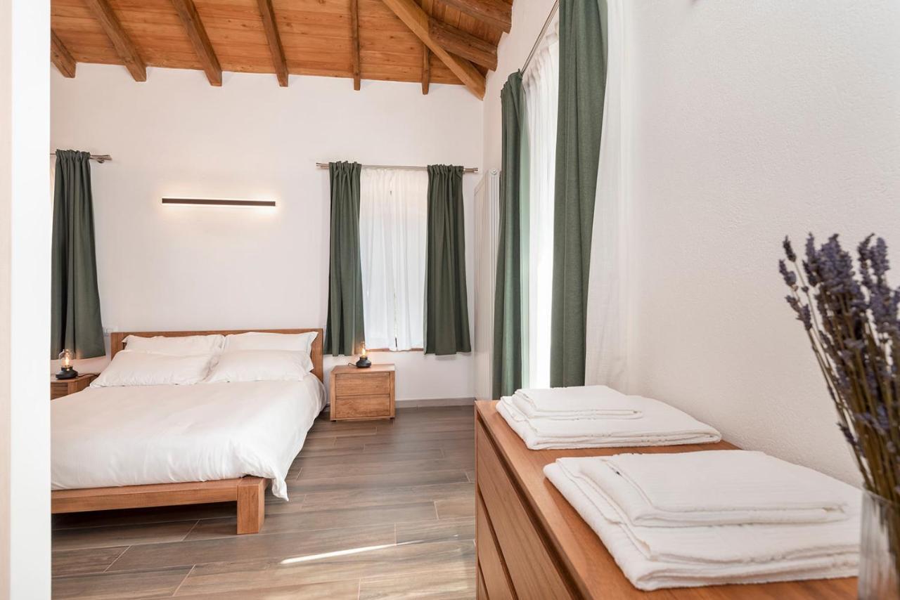 Porto Di Clanezzo Bed & Breakfast Exterior photo